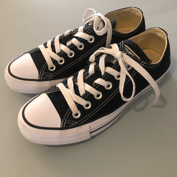 black chucks womens